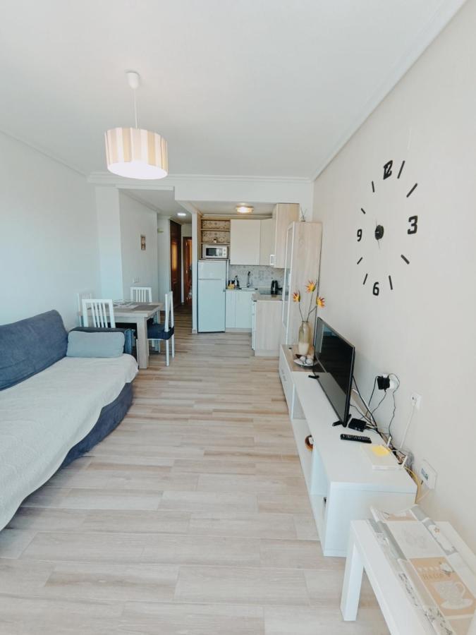 Apartment In Torrevieja By The Beach Esterno foto