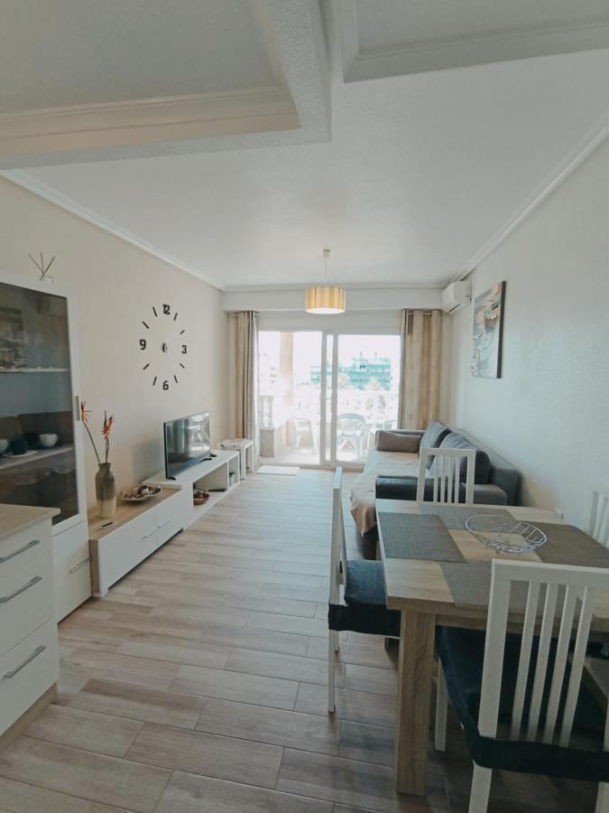 Apartment In Torrevieja By The Beach Esterno foto